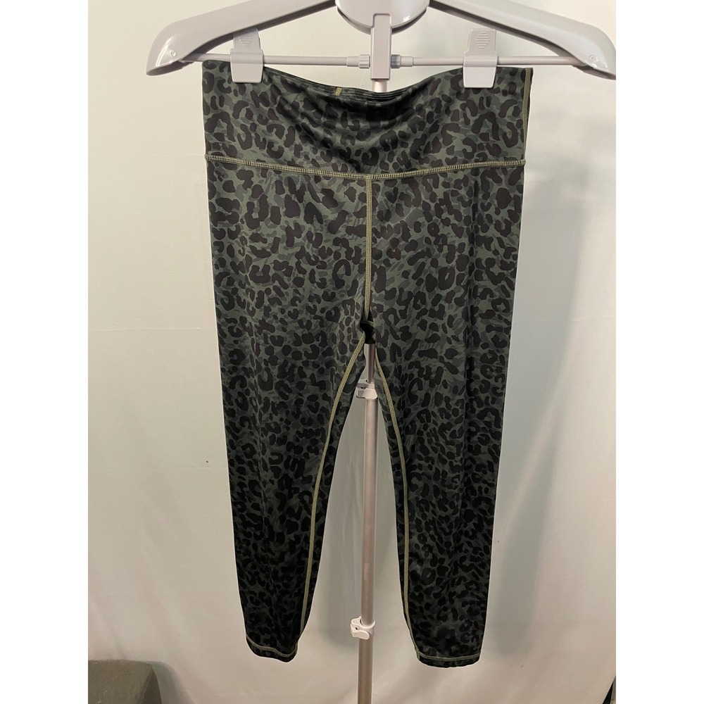GapFit Eclipse Leopard Print High Rise Cropped Leggings - Size‎ S